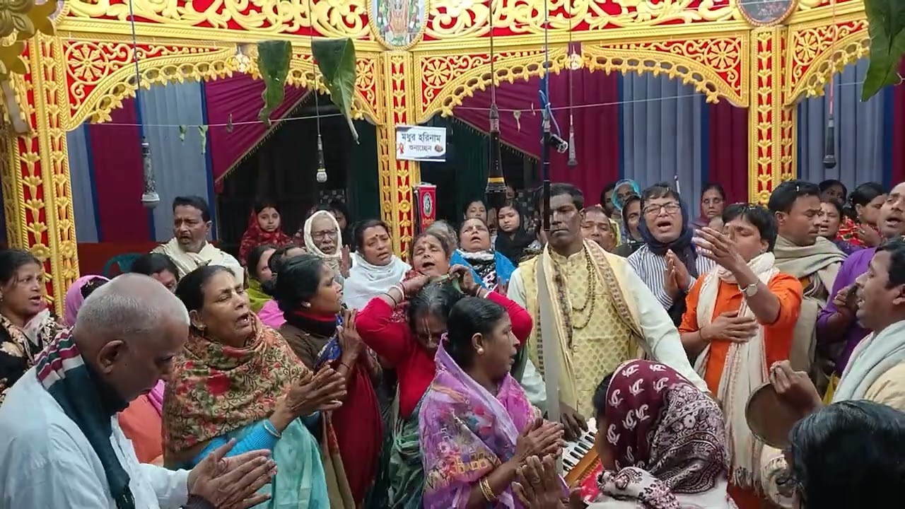 অঙ্গে মাখো মাখোগো এই না ব্রজের ধুলা