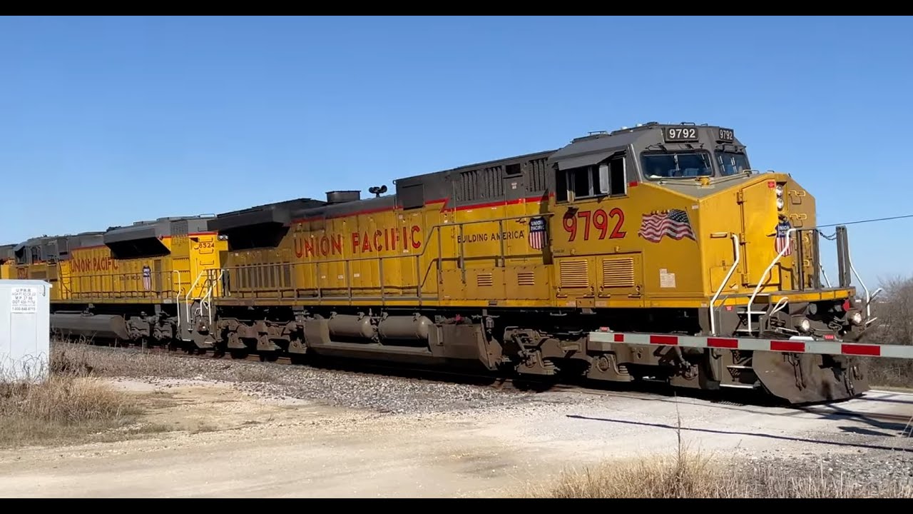 Union Pacific C44-9W #9792 Leads South-Bound Manifest - Navasota Subdivision - 1/28/26
