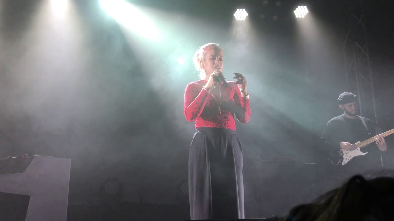 Apples - Lily Allen live in London - The Dome, Tufnell Park