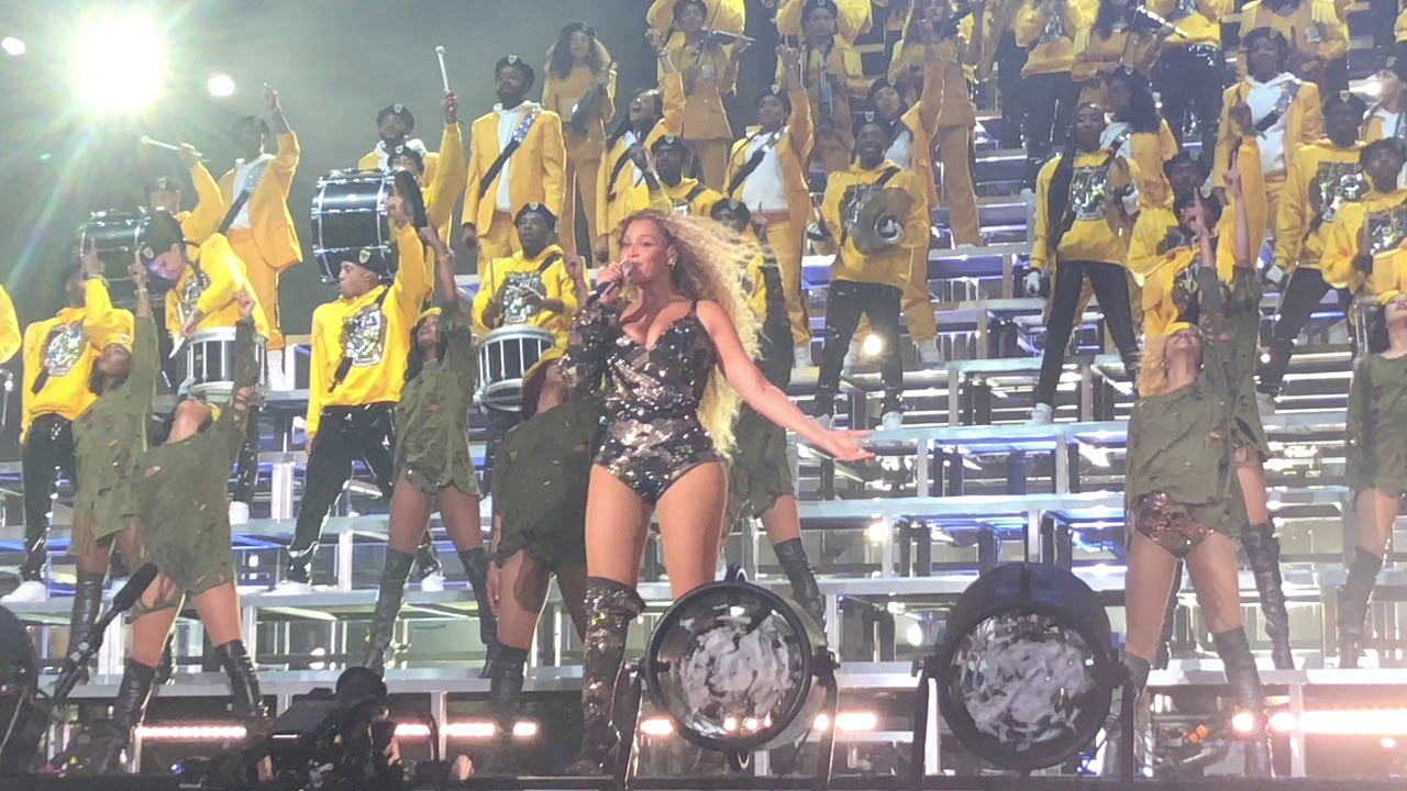 Beyonc&eacute; - Love On Top / Outro (Coachella Weekend 1)