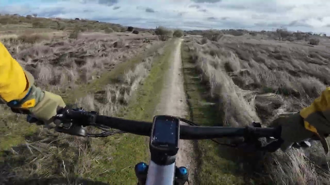 Senda Meaques Derecha - Canyon Lux Trail CF 7 - DJI OSMO ACTION 4 a 60 fps y pajarracos al final