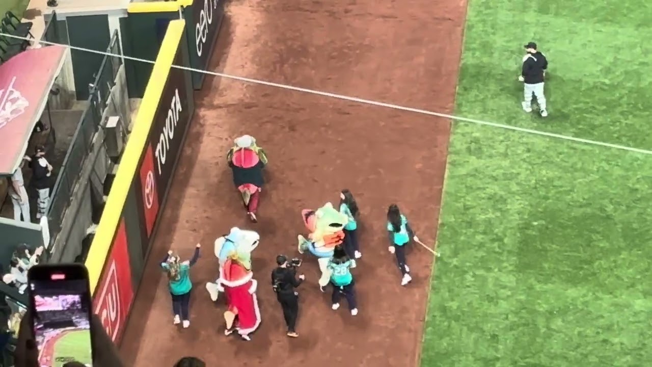 Humpy Wins His First Salmon Run!!! ALDS Game 5 Detroit Tigers vs Seattle Mariners 10/10/25