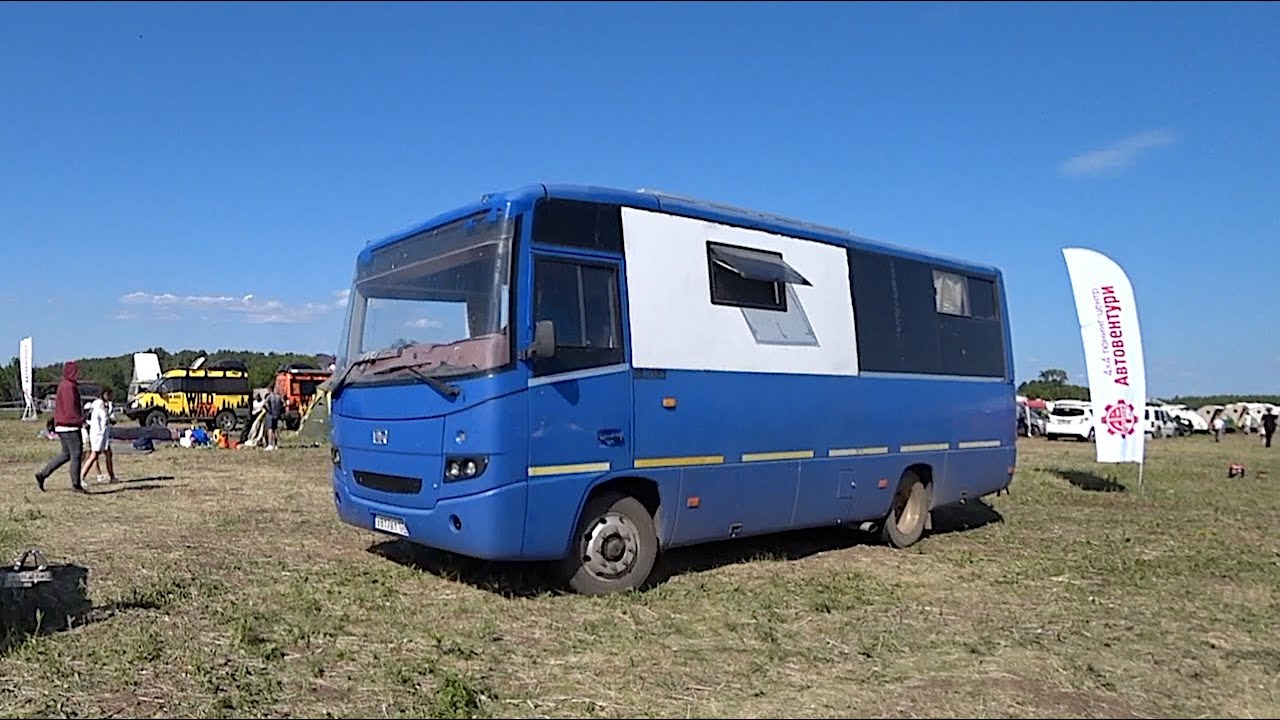 МУЖИК ПОСТРОИЛ АВТОДОМ из старого МАЗа