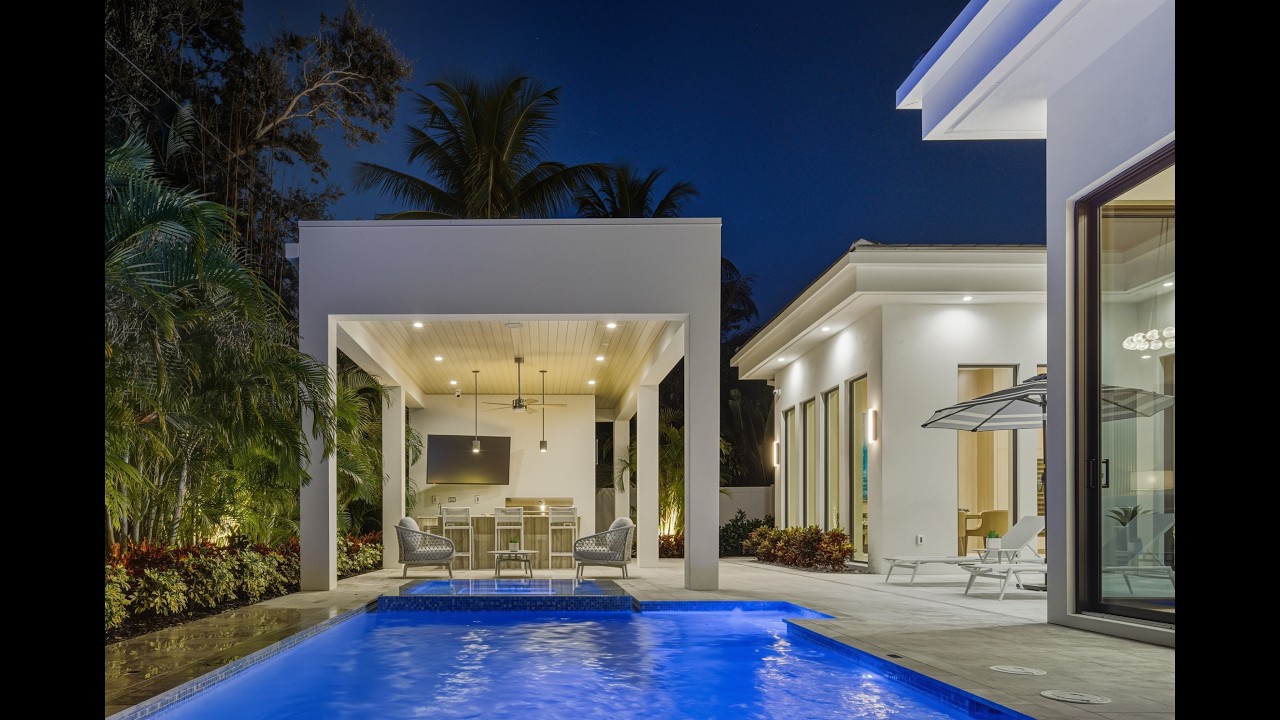 334 NE 3rd St - Mizner Park home with First Floor Primary Suite