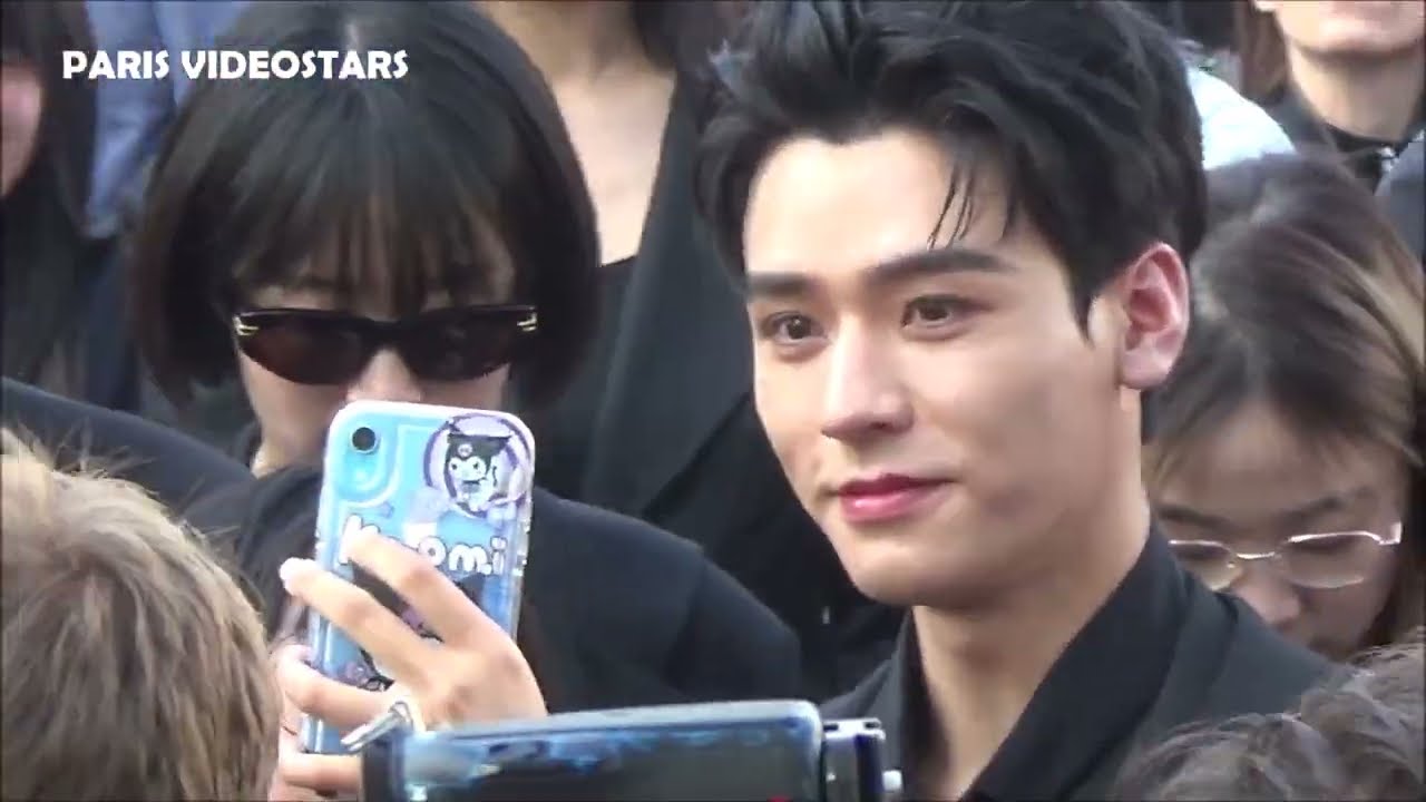 Gong Jun 龚俊 @ Paris Fashion Week 30 september 2023 show Elie Saab