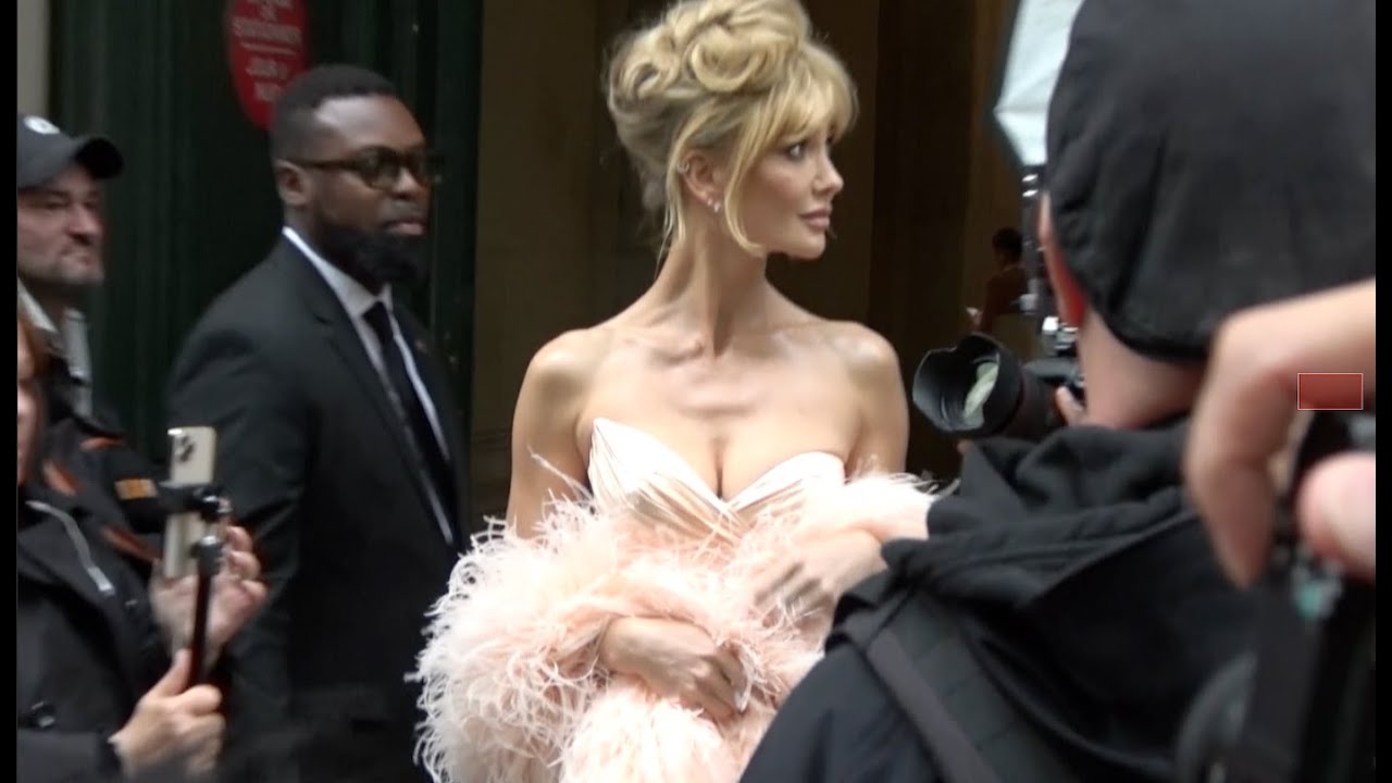 Fashion week Paris  exit  GIAMBATTISTA VALLI 07/07/2025