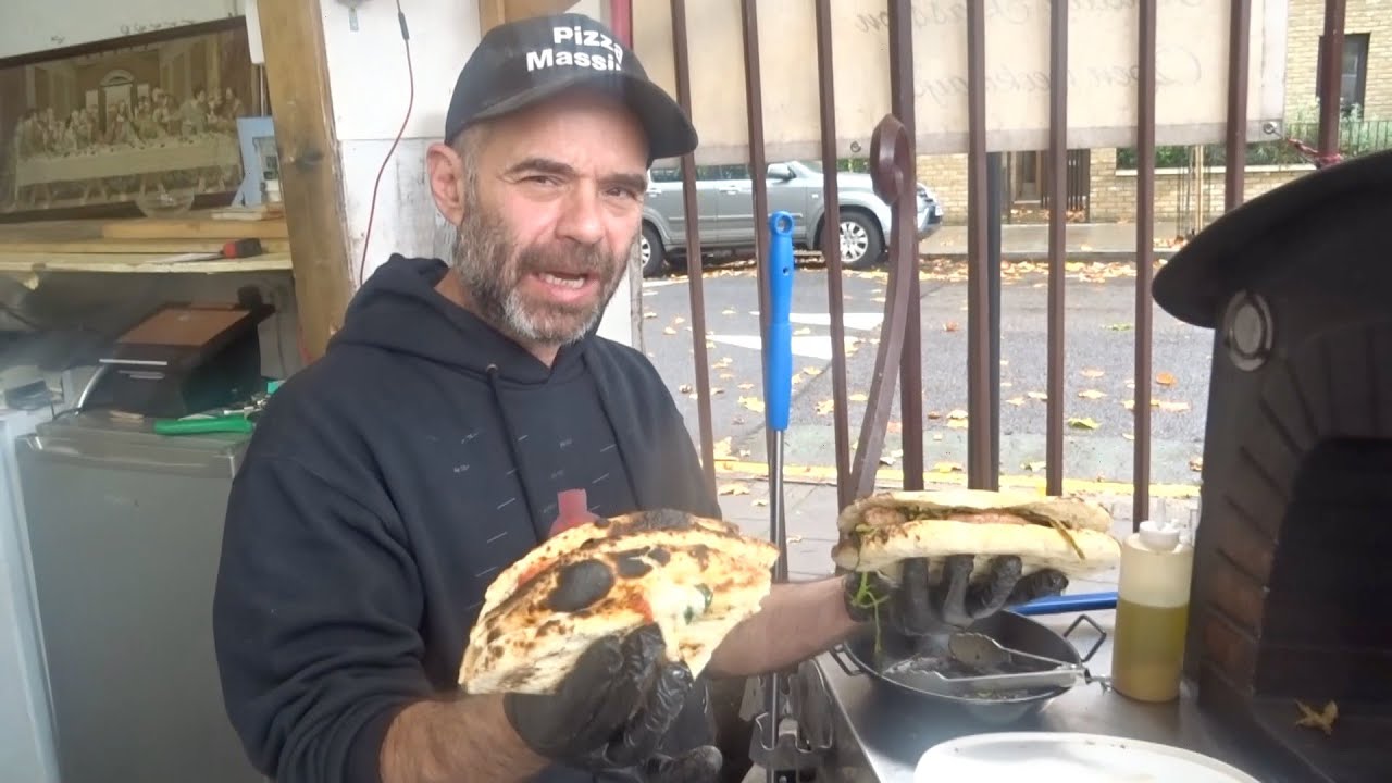 2 classics of Neapolitan street food, 