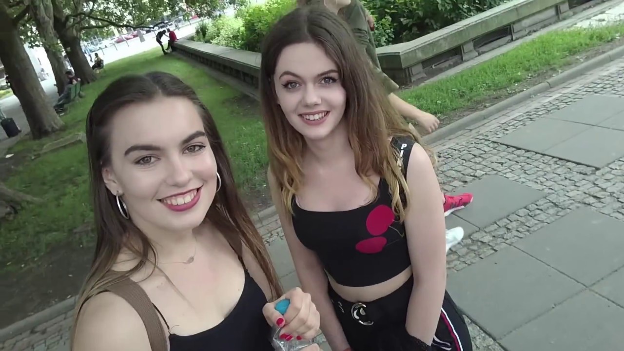 STARUSZEK PODRYWA DZIEWCZYNY - WYCIĘTE SCENY