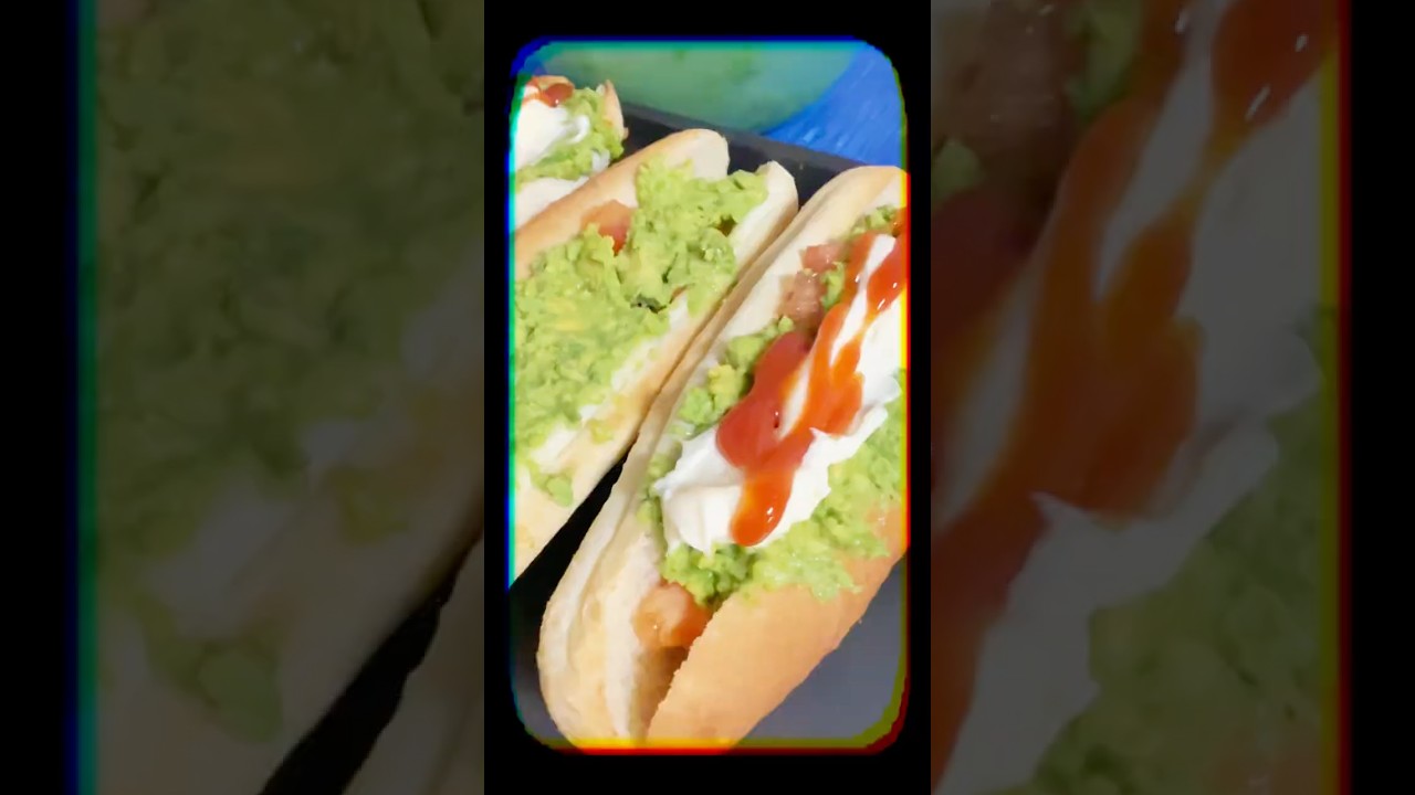 Completos al puro estilo chileno🤏🏻#comidachilena #completos #chile #hotdog