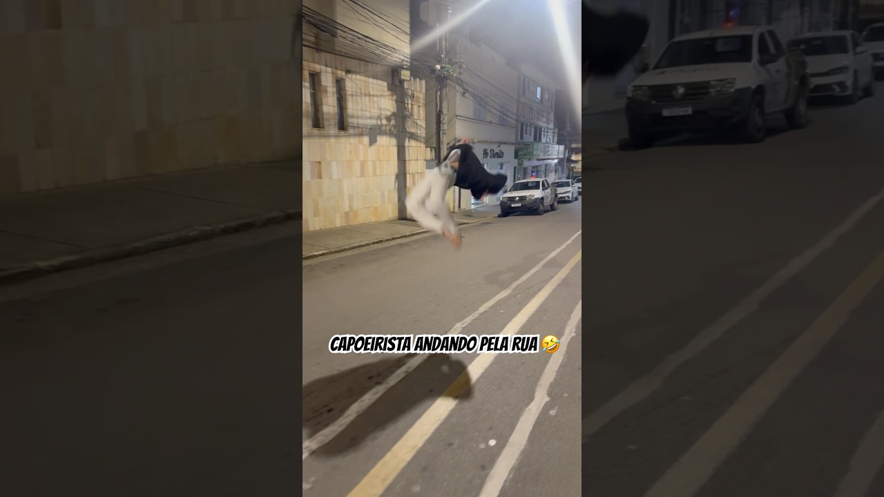 Капоэйра идет по улице #capoeira #capoeiragem #capoeirando