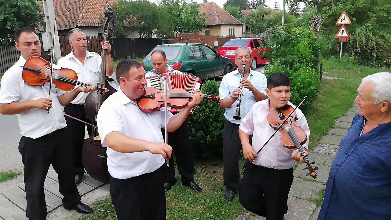 Kalo József és zenekara Homoródabásfalva tel. 0740583800