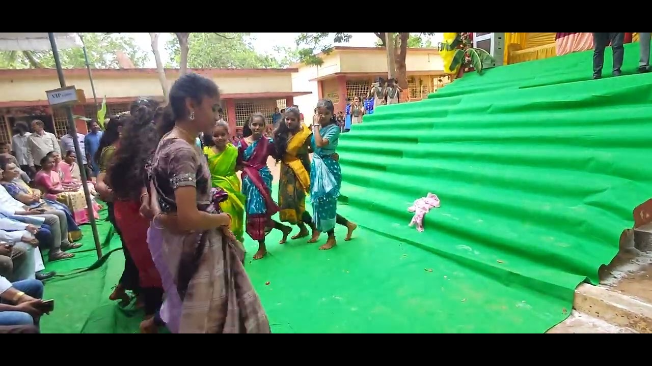 Dhimsa dance performance by P.M Shri Z.p.h.S Anandapuram students