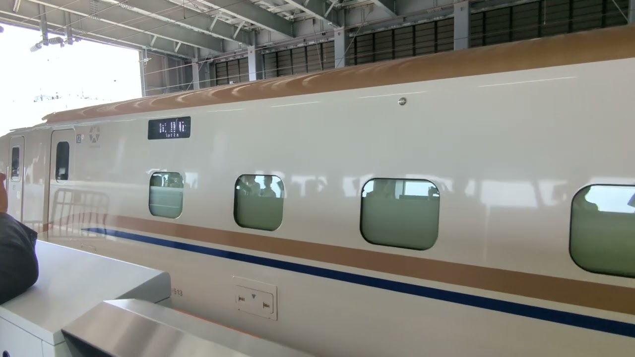 W7系　小松駅発車