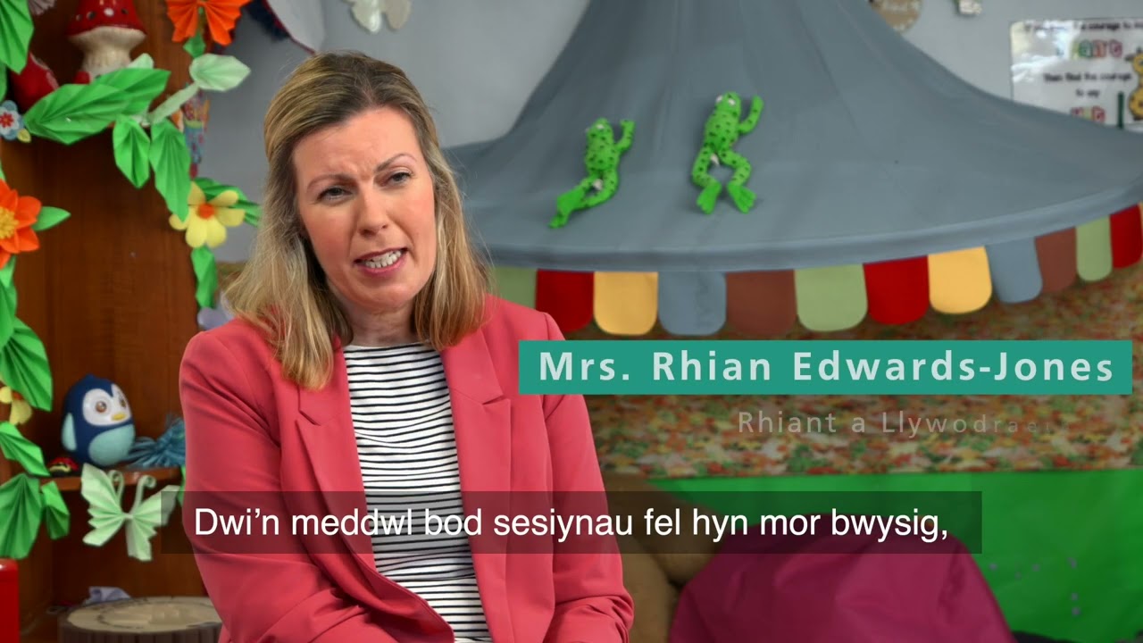 Addysg Cydberthynas a Rhywioldeb gyda bl. 1 yn Ysgol Brynsierfel