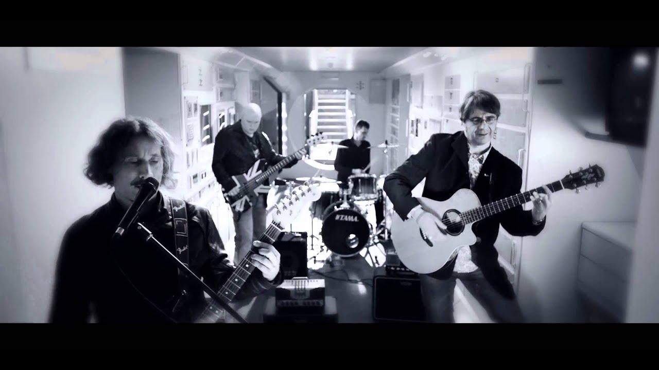 Feel the No&iuml;zz - Caroline Baldwin (clip video officiel)