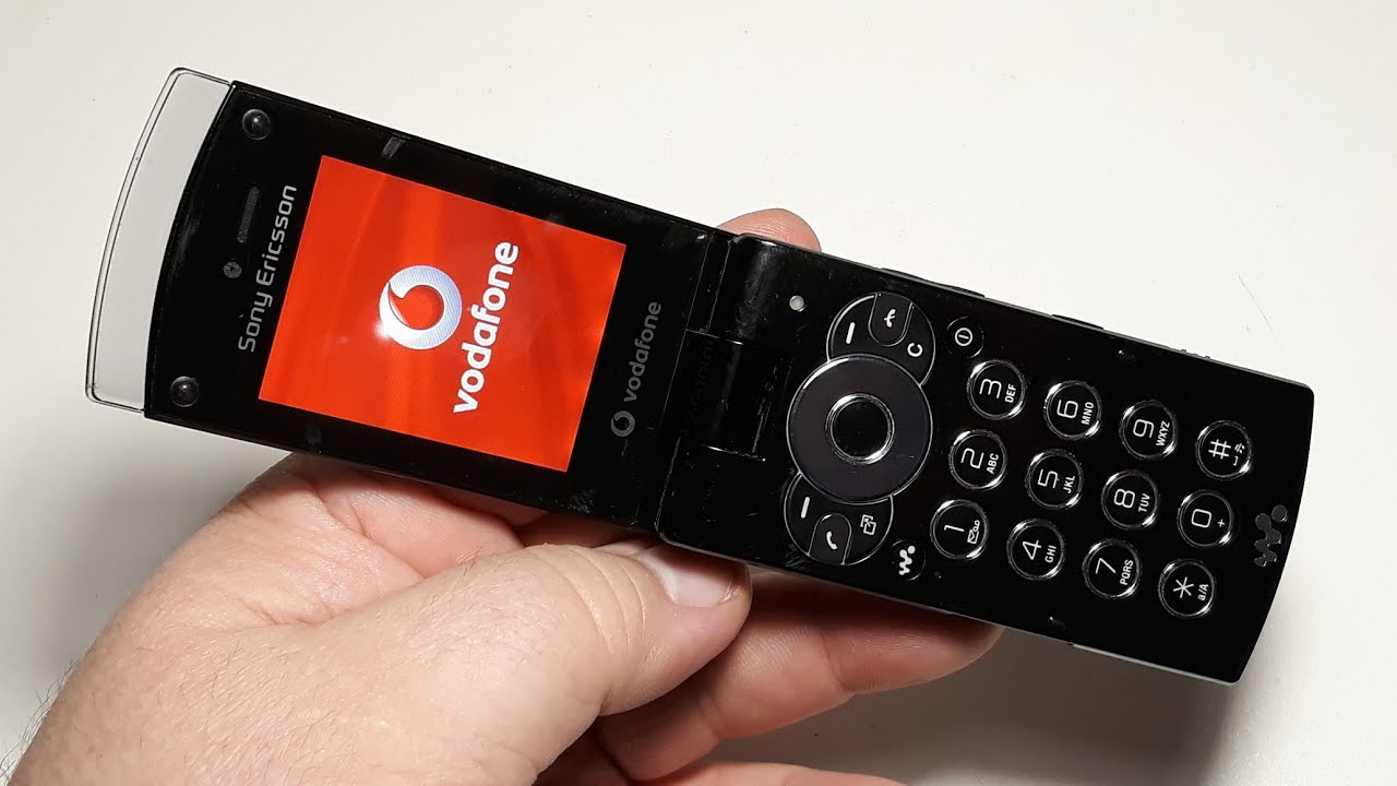 Sony Ericsson W980 - представитель Walkman линейки с 8гб памяти + FM передатчик + сенсор панель