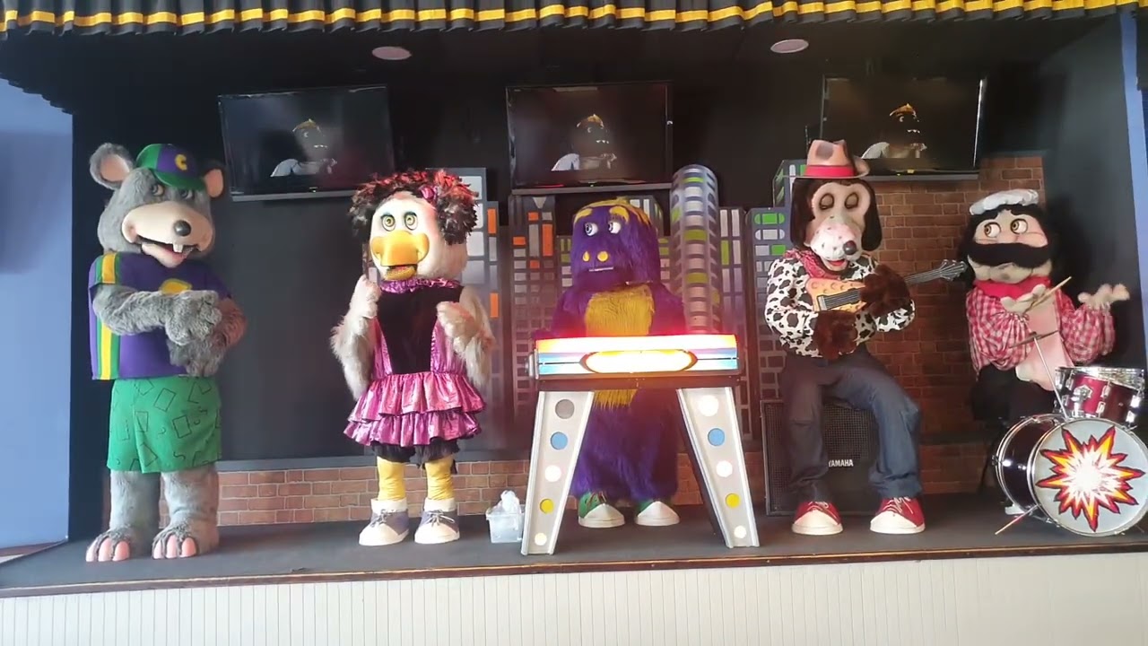 Out of this World - Chuck E. Cheese Plaza Oeste (Nov. 2024)