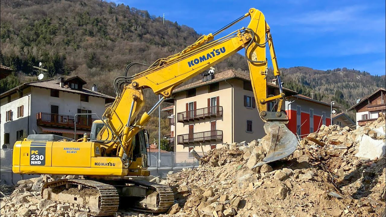 SCAVO e RIEMPIMENTO FONDAZIONI con escavatori KOMATSRU PC230 & PC160
