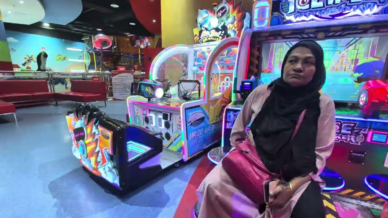YT Channel Sweet 16 VR Mall Arcade Games!!!
