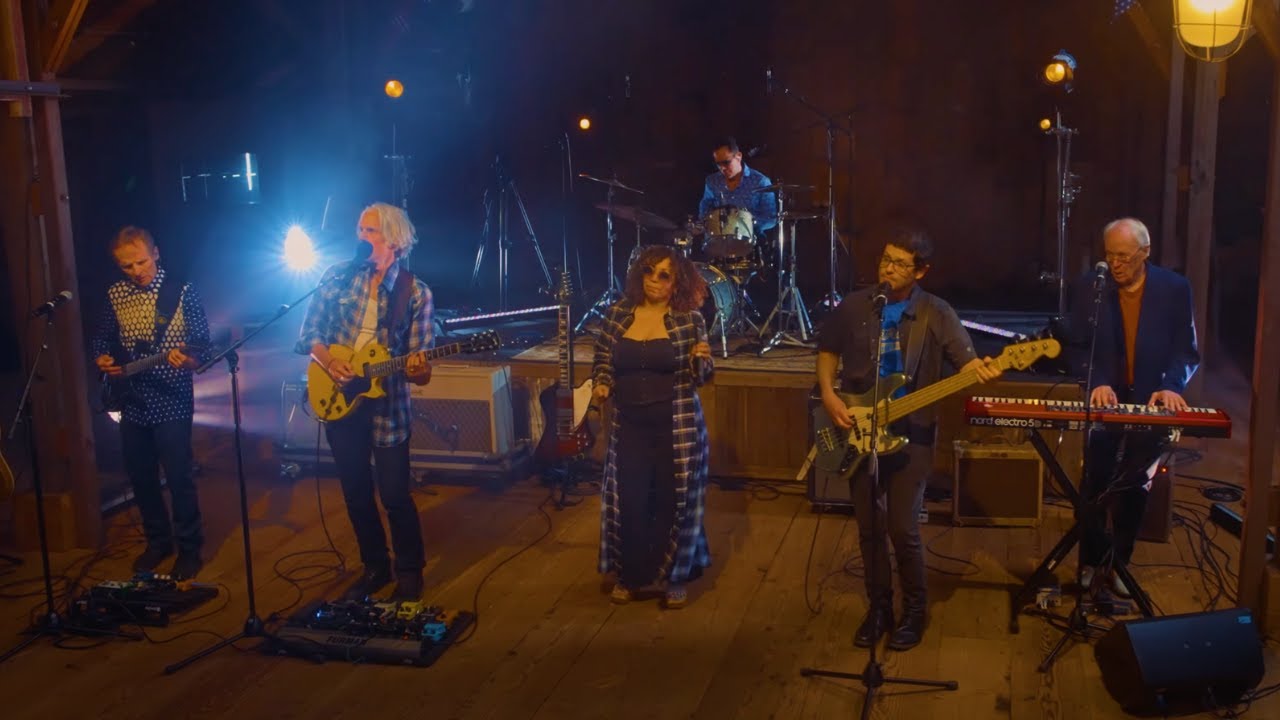 Wreckless Strangers - I Found A Way (Live from the Barn)