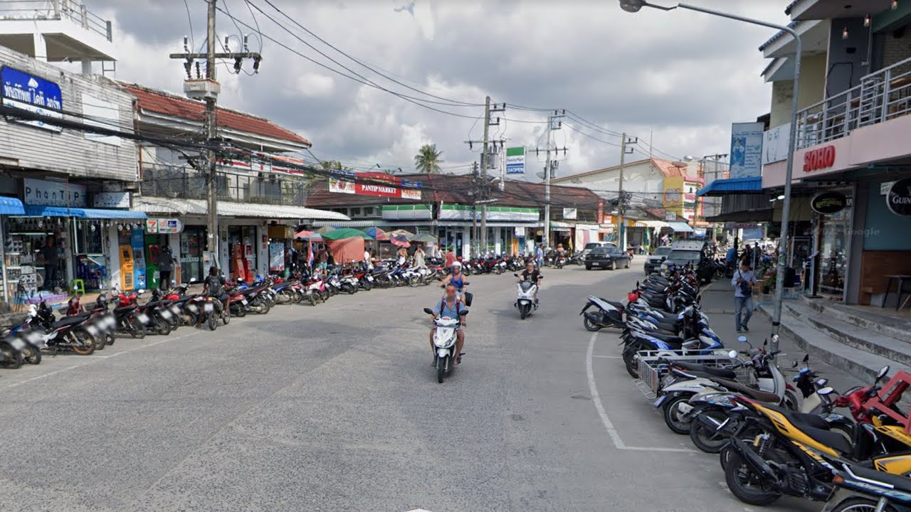 Baan Tai Ride from Rung Arun Resort to A's Famous Diner in Thong Sala