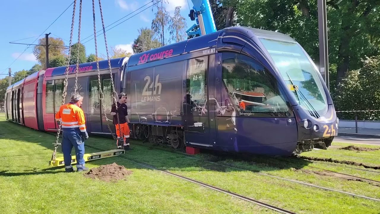Le tramway déraille au Mans