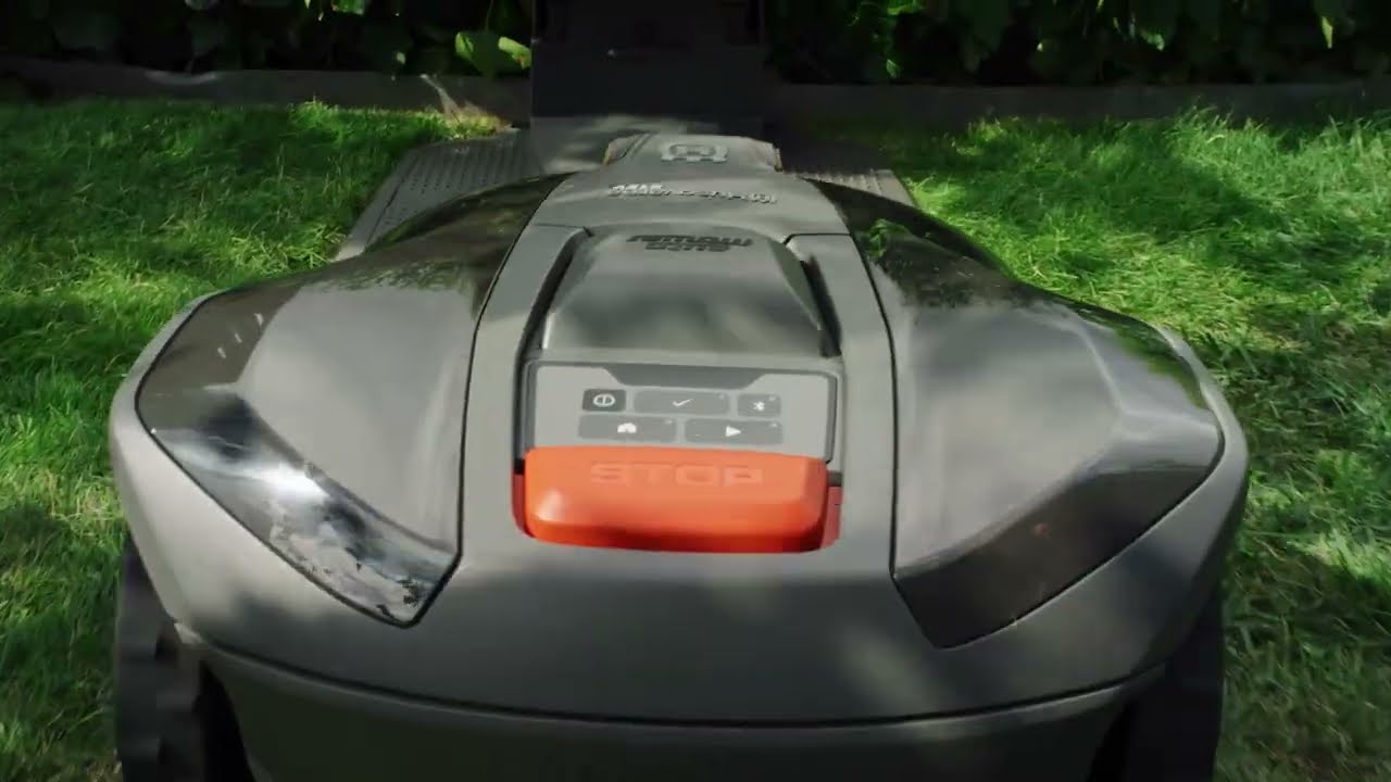Automower&reg; Husqvarna 308V / 312V avec technologie sans fil et vision IA