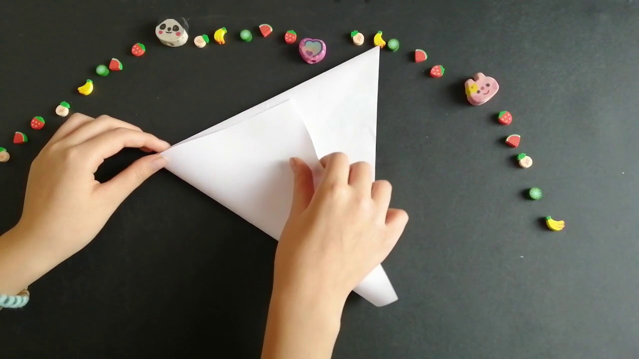 Cómo hacer un triángulo rectángulo y uno equilátero con una hoja de papel