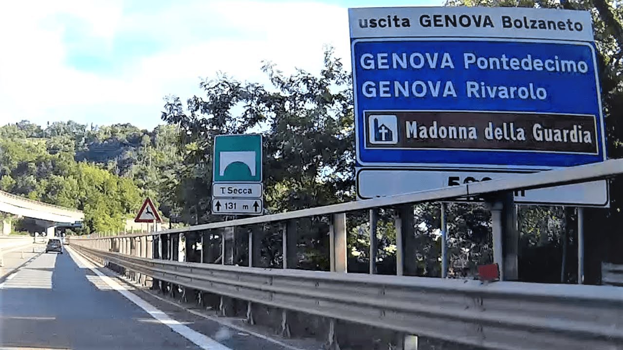 Autostrada A7 dallo svincolo per Bolzaneto direzione Genova #Bolzaneto #A7 #motorway
