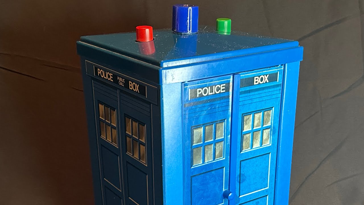 Holy Grail! Dr Who TARDIS toy from the 1970s!