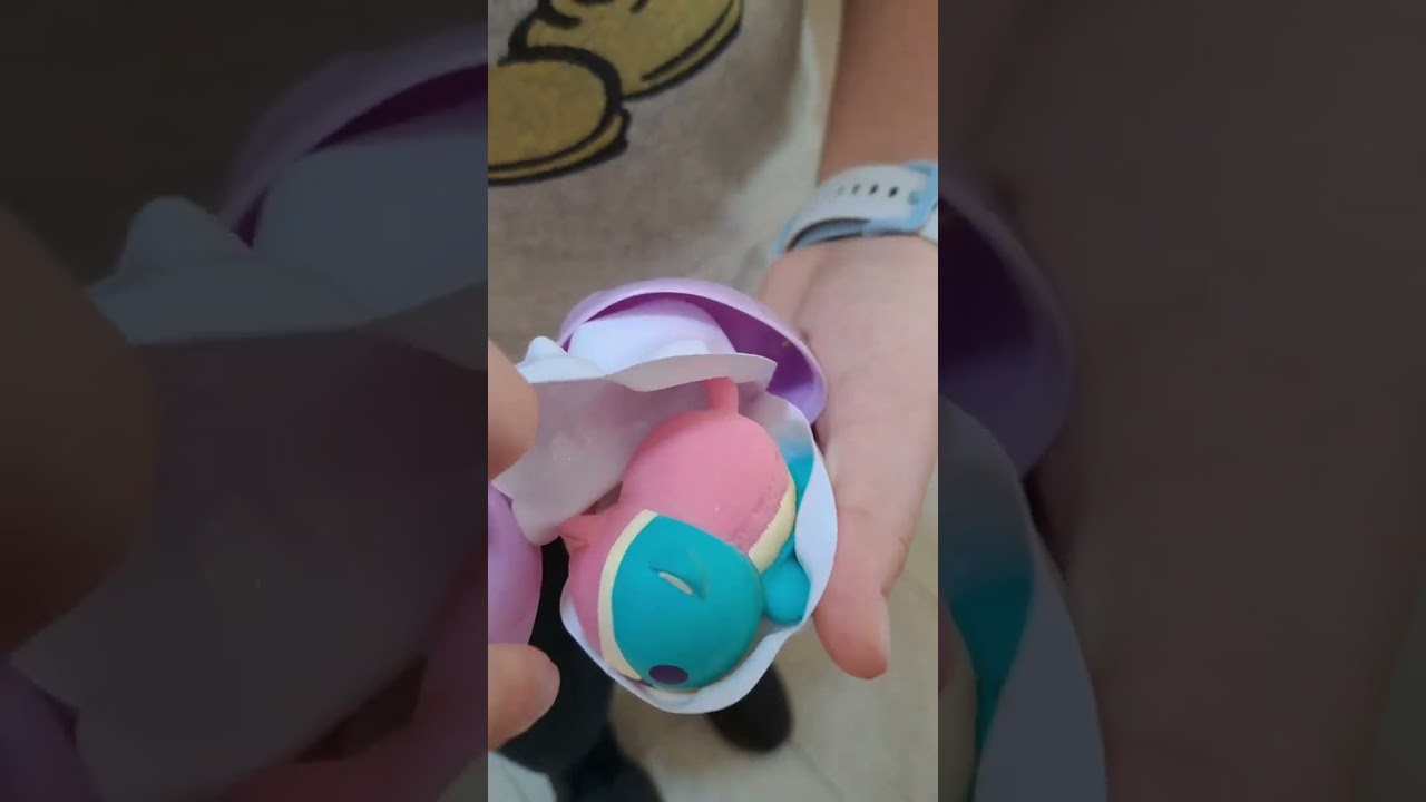 lets open some aphmau squishy i got it  @toys are us 