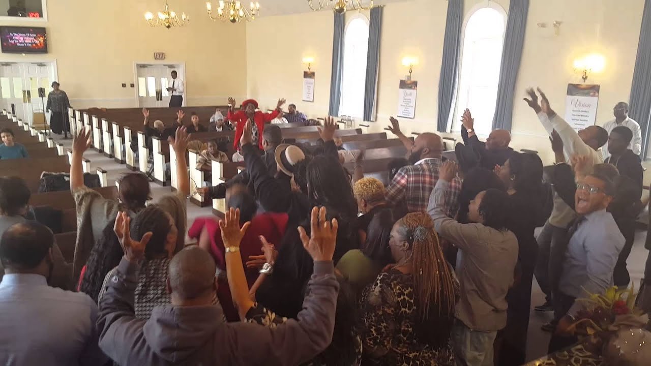Apostle Alexander Thompson and the Praise Team