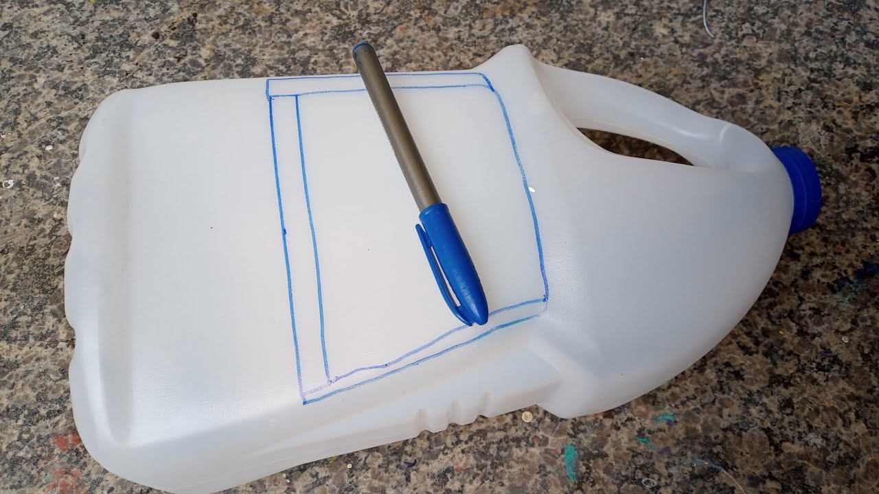 Ideia linda com garrafa plástica | plantando suculenta coração emaranhado