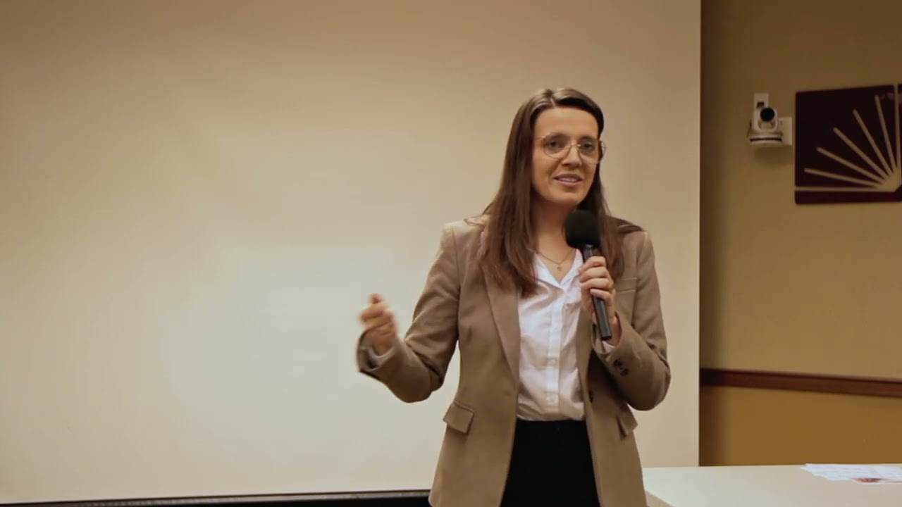 Joy Powers speaks to Bristol Virginia Democrats