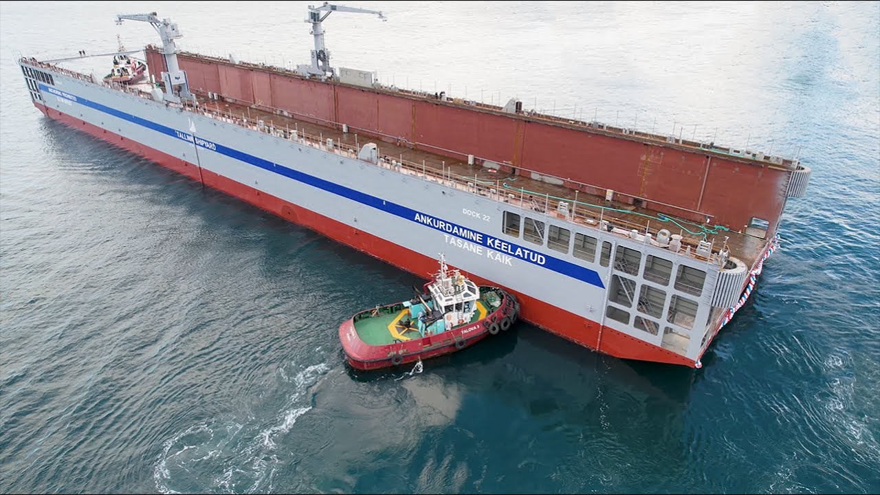 BLRT Grupp floating dock launching 2024