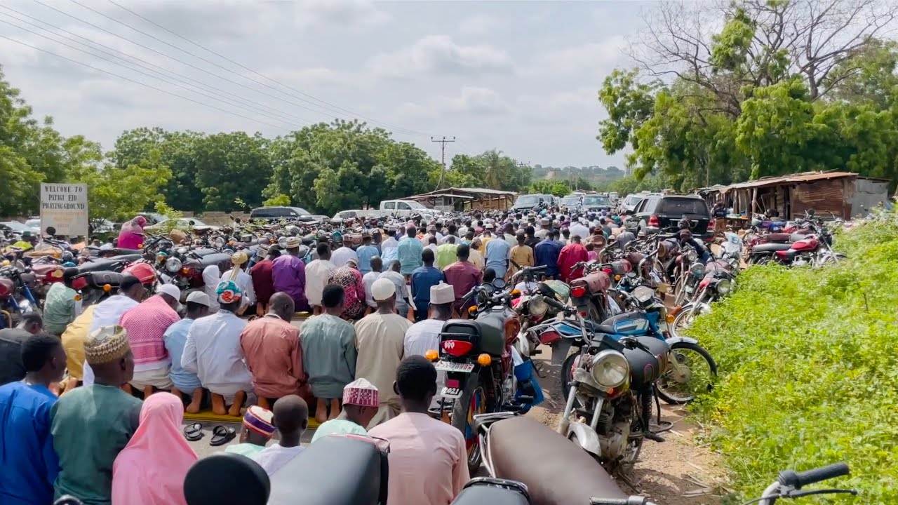 Eid Prayer in Patigi with The Emir Etsu Of patigi Alhaji Umar Bologi II - Eid Al-Adha 2021 - Ep 2