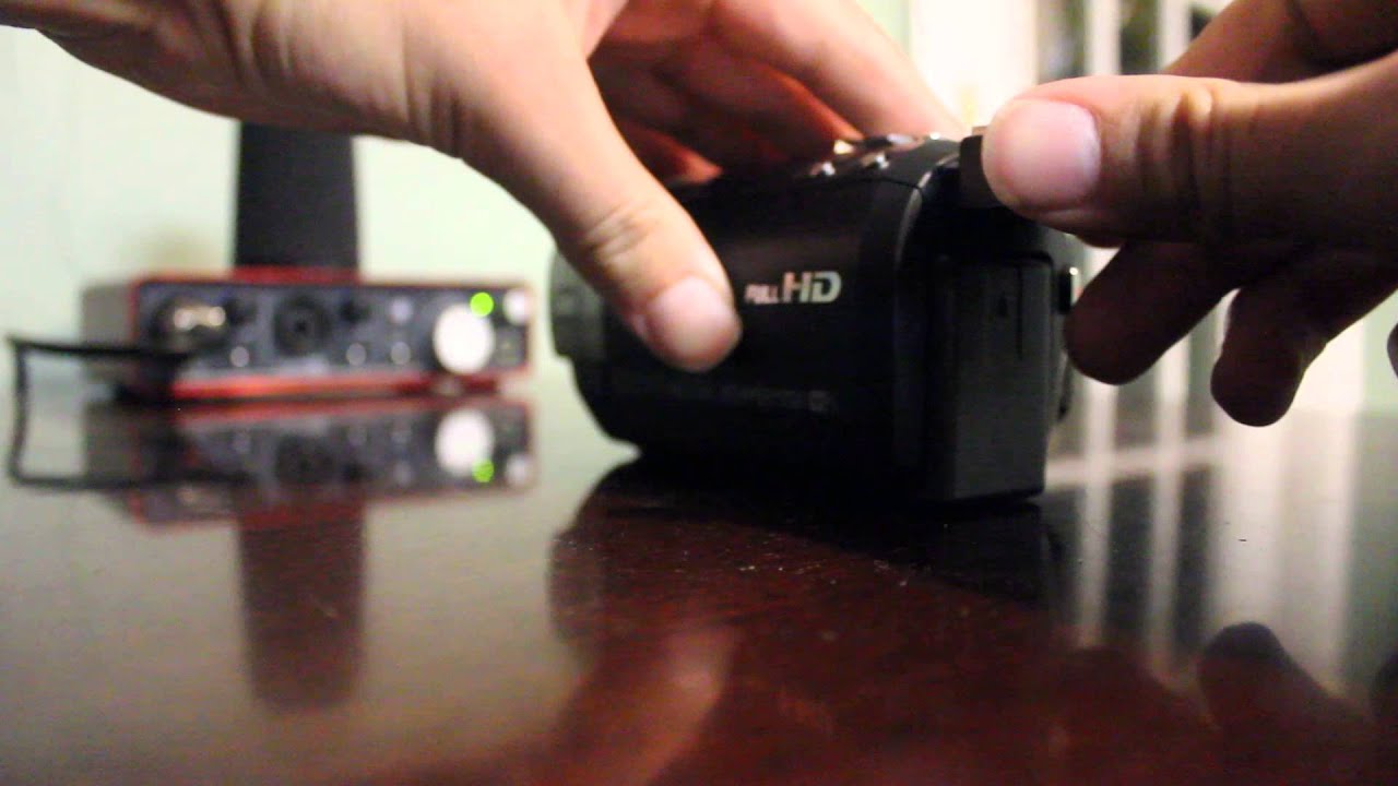 Panasonic HC-V720 Camcorder