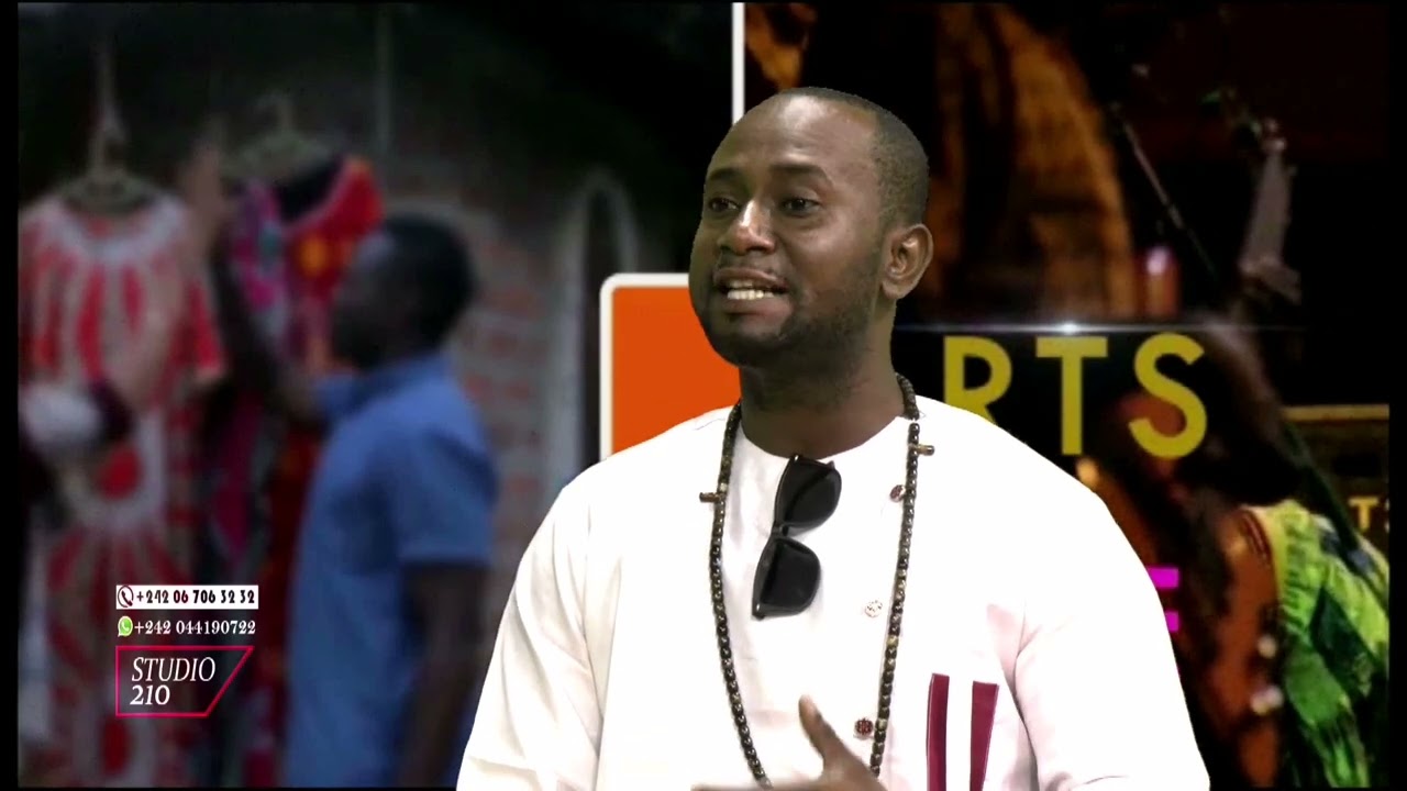 Maître Anael Moussakanda représenté par ses disciples pour commenter la fête des pyramides...