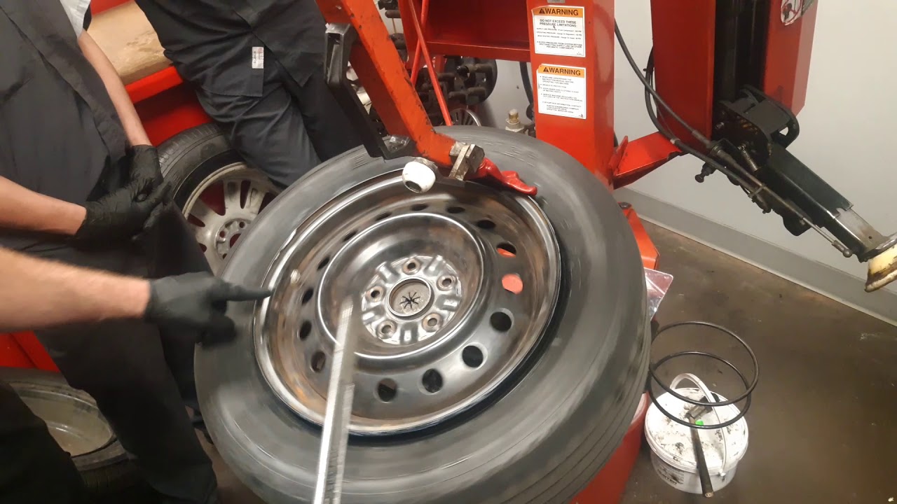 How to mount and dismount tires using hunter tc350