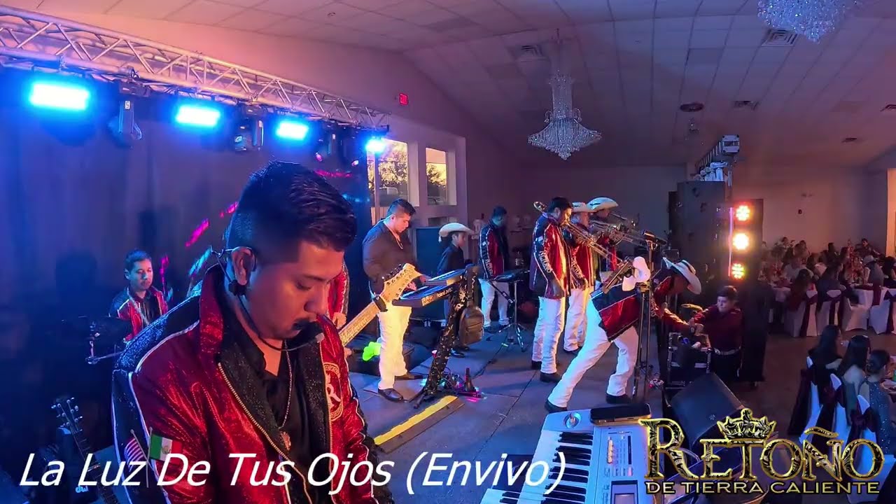 Retoño De Tierra Caliente- La Luz de Tus Ojos y Con Cartitas y Palabras (envivo 2026)