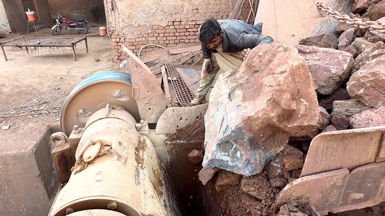 EXTREME Hopper Choke!Giant Hard Rocks Jam The Stone Crusher Rock Crushing 110