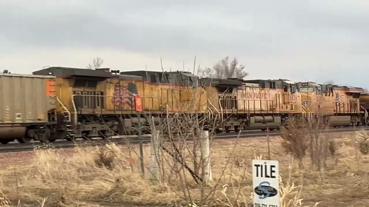 3 trains in one video 