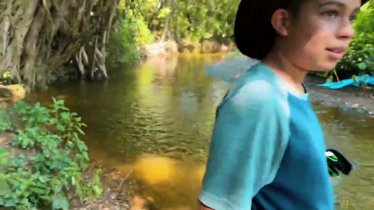 Bañando en el rio del Rancho