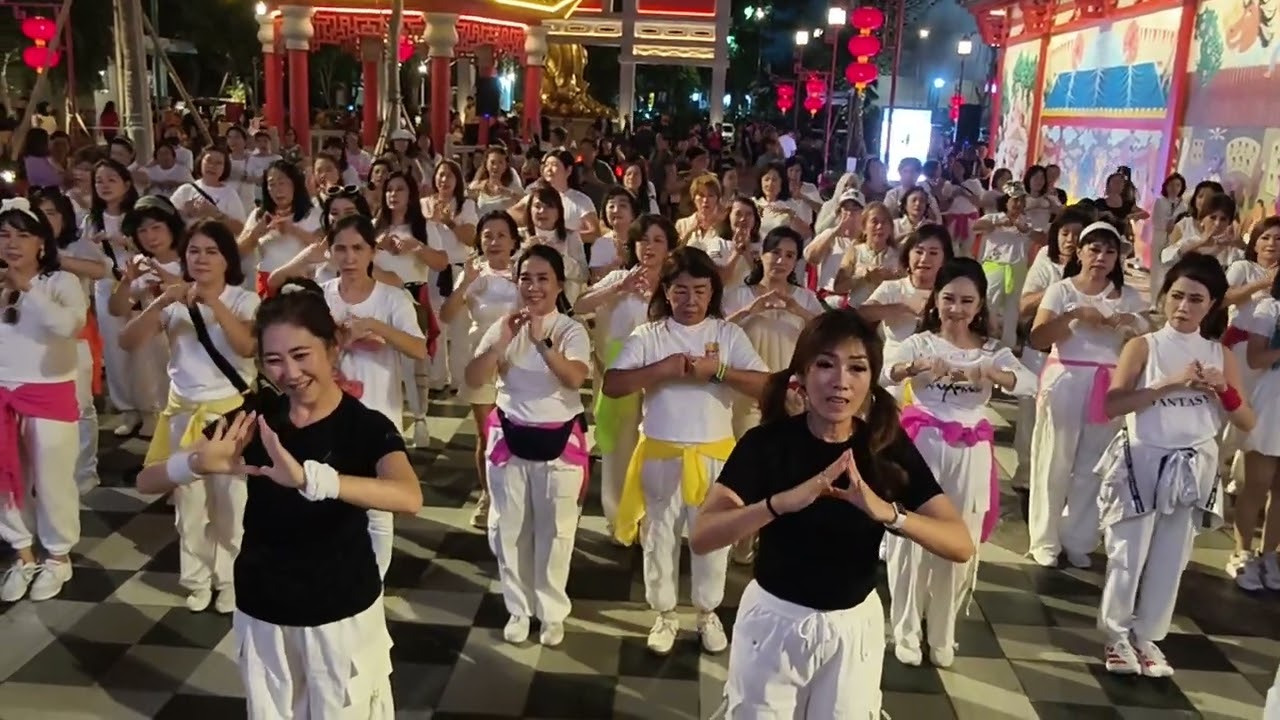Chan Fu (搀扶) by IeLan, Park Shanghai, Kamis 10 Juli 2025