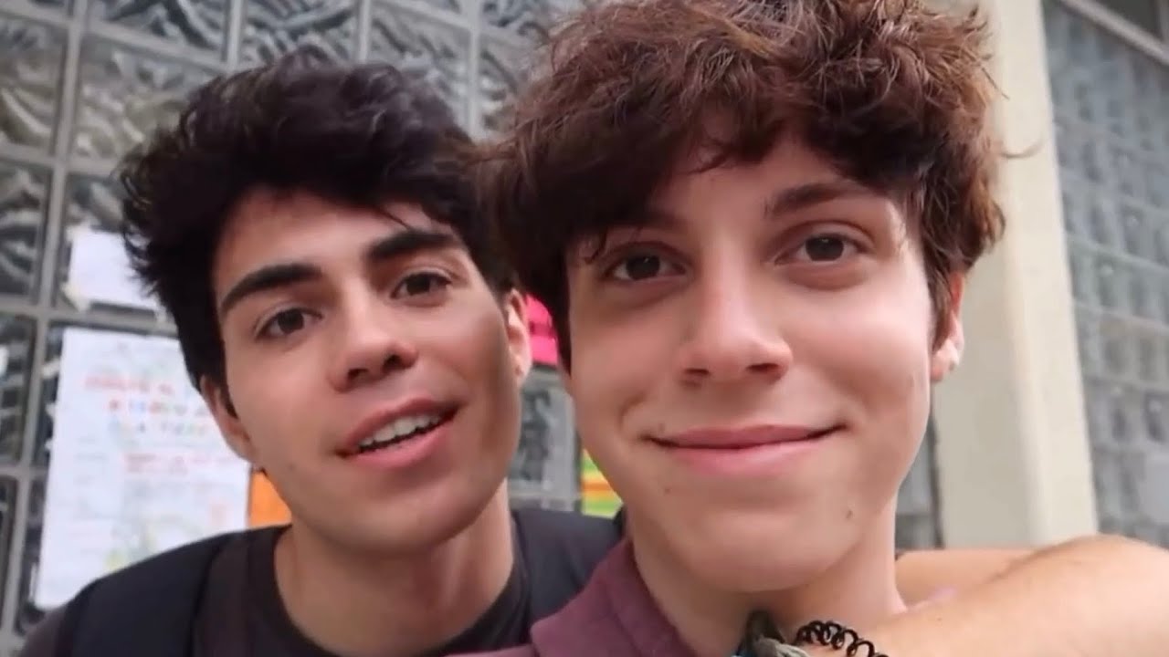 SUBTITULADO. Jeyjey Gardi y Benji Krol perdidos en la montaña.