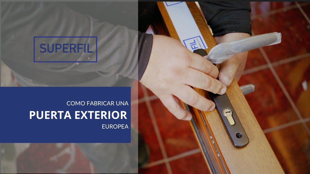 Fabricación Puerta Apertura Exterior Superfil