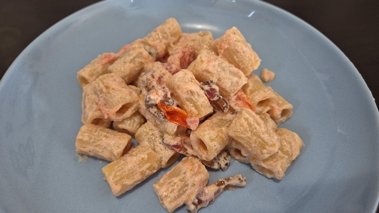 Pasta Pomodorini Ricotta e Guanciale