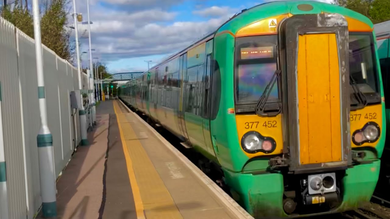 Southern Class 377 Passes Hampden Park with a 1 Tone As Another Departs. 21/10/21