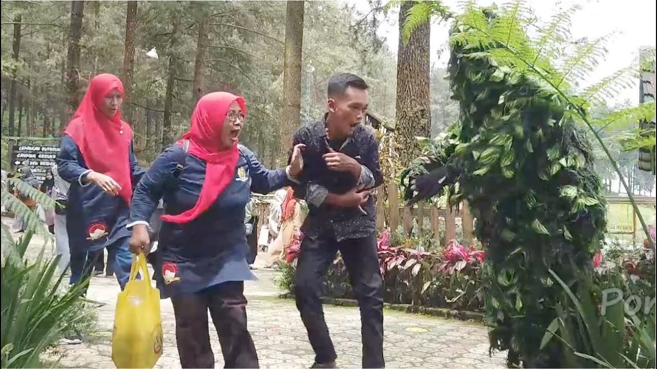 Astaghfirullah Kagetnya..!! Bushman prank kocak
