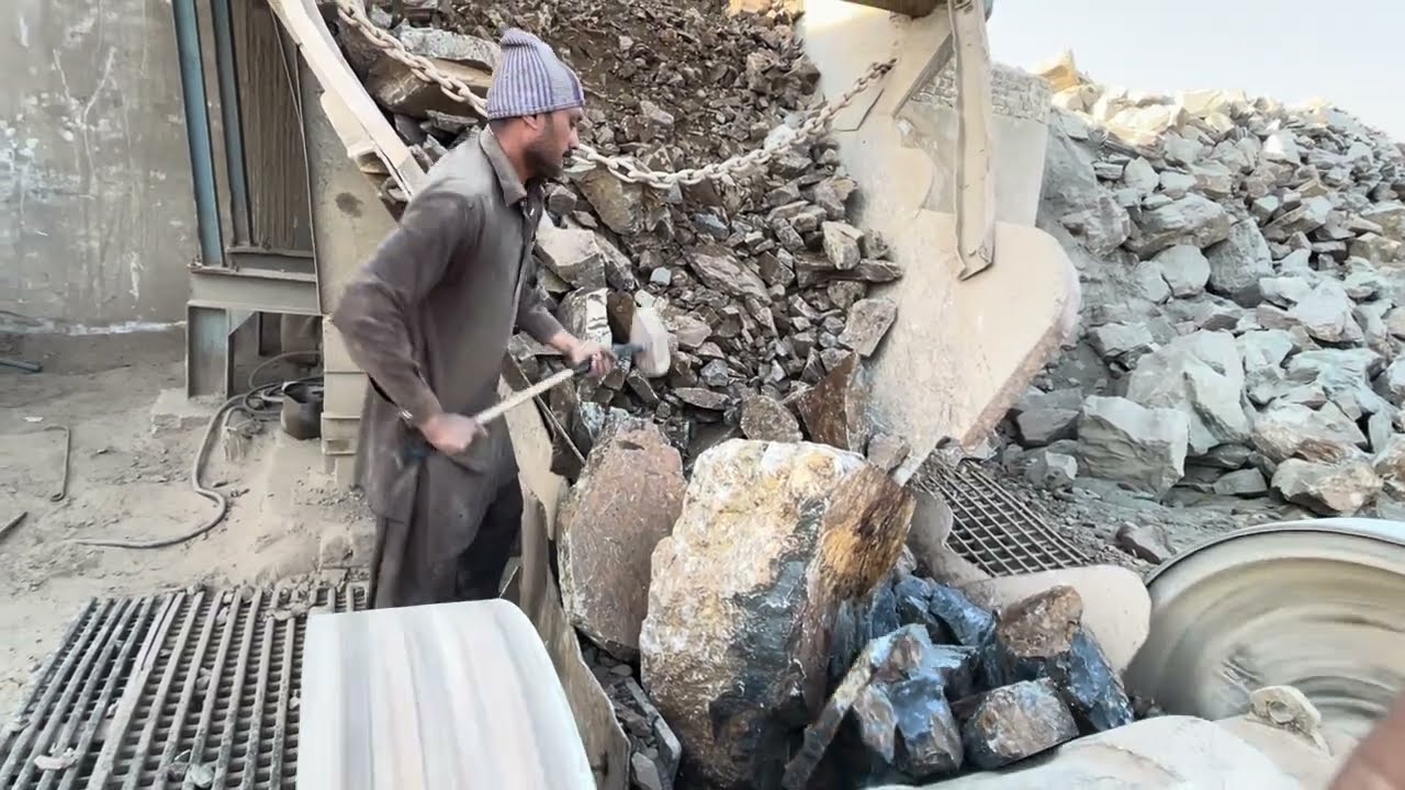 Massive Boulder Jammed in Live Crusher! 😱 Hammer Power Clears the Block – Satisfying Fix